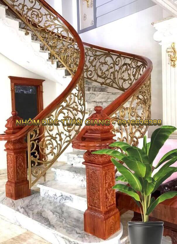 Cầu thang nhôm đúc: Sang trọng, hiện đại cho ngôi biệt thự trong mơ