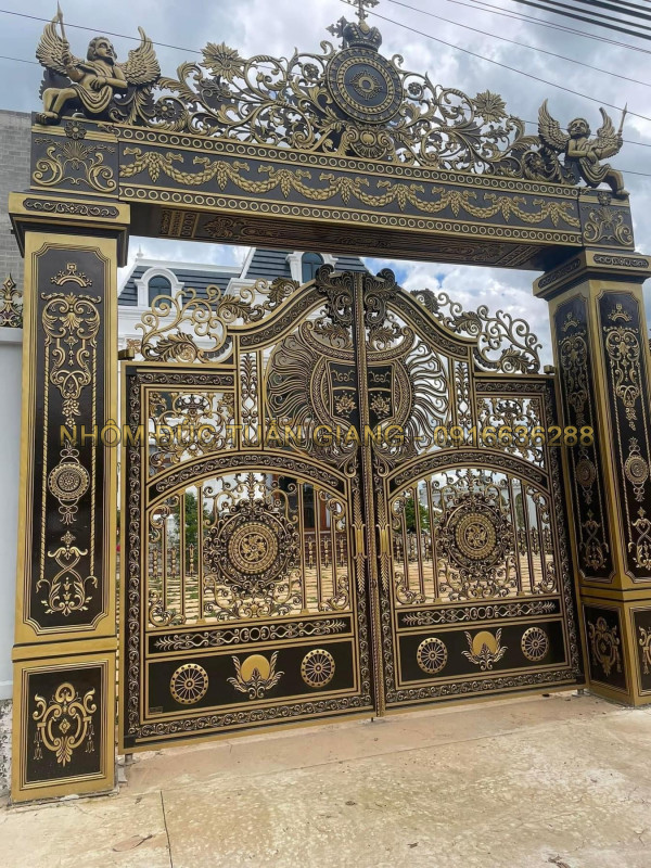 Cổng nhôm đúc mẫu C-207